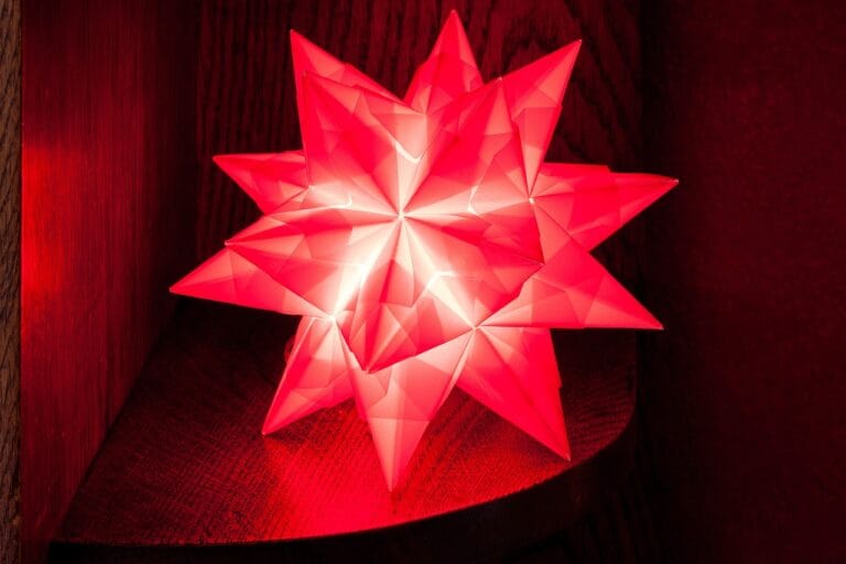 Origami 3D z recyklingu – składanie z gazet i ulotek