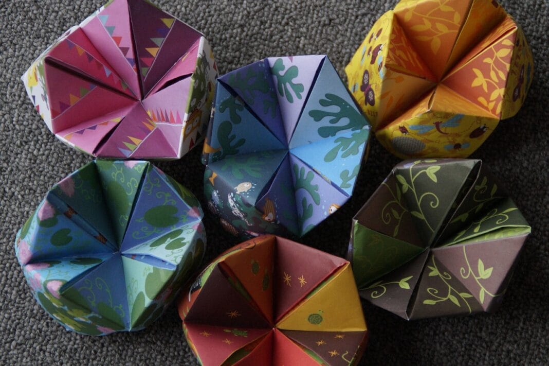 origami-214882_1280
