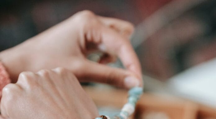 Kamienie szlachetne w rękodziele i biżuterii – inspiracje dla miłośników origami oraz kreatywnych ozdób