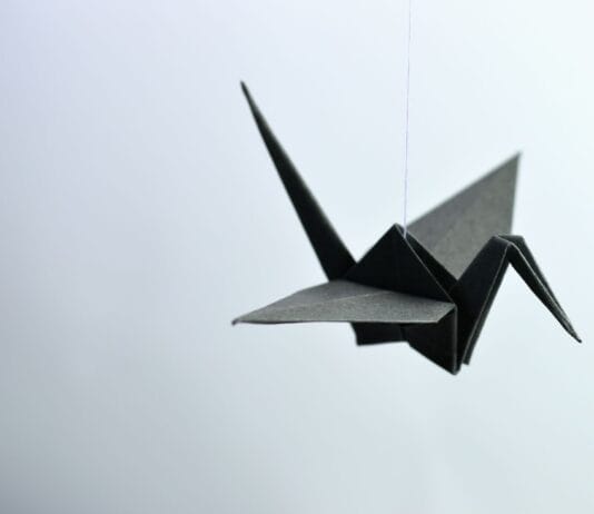 Girlanda z motyli origami – ile elementów zrobić i jak je połączyć? Girlanda z motyli origami – ile elementów zrobić i jak je połączyć?