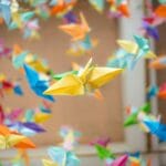 Girlanda z motyli origami – ile elementów zrobić i jak je połączyć?